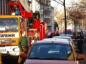 Einsatz Feuerwehr SEK Polizei Koeln Nippes Merheimerstr P046